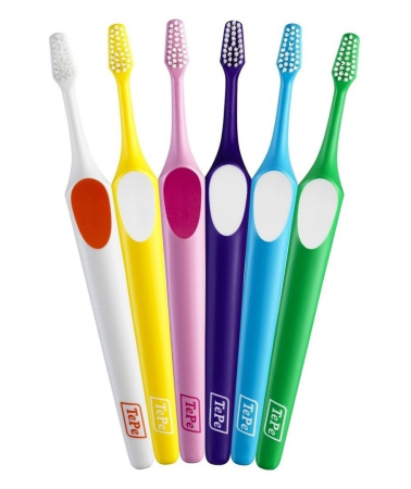 Зубная щетка TePe Supreme Compact, мягкая